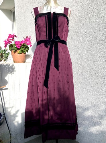 Dirndl wadenlang lila - 46,